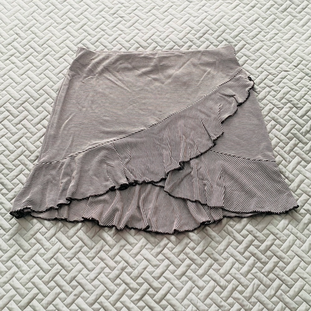 Ruffle mini skirt